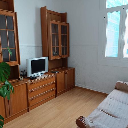 拉科鲁尼亚Piso Antiguo, Muebles Viejos, Muy Sencillo, Alquilado En Invierno A Estudiantes, Sin Ascensor, Cocina Antigua A Gas, Edificio Muy Antiguo公寓 外观 照片