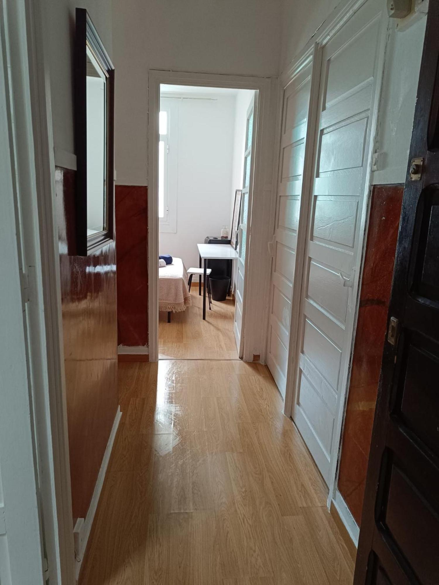 拉科鲁尼亚Piso Antiguo, Muebles Viejos, Muy Sencillo, Alquilado En Invierno A Estudiantes, Sin Ascensor, Cocina Antigua A Gas, Edificio Muy Antiguo公寓 外观 照片